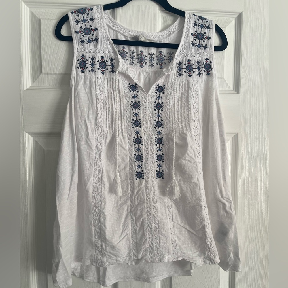 Lucky Brand White Sleeveless Embroidered Tank with Navy & Pink Detail